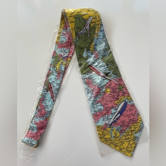 Mens' 100% silk World Map Novelty Print Tie New with Tags, NWT - Picture 1 of 4